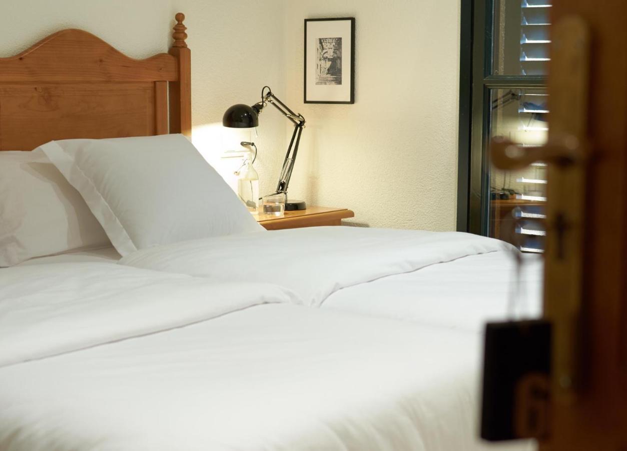 Hostal Can Maret Vilademuls Exterior foto